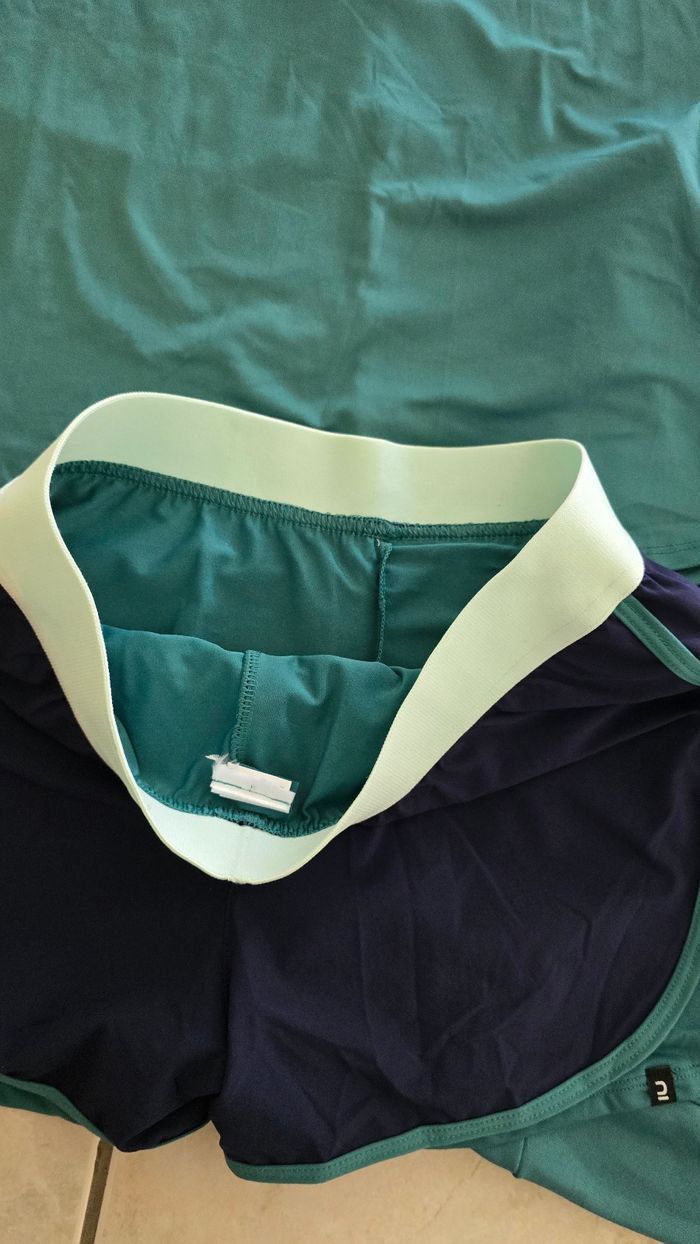 🩷😍 Ensemble de sport, sweat zippé, teeshirt mc et short 12/13ans fille 🩷 - photo numéro 6