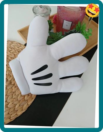 Péluche la main de Mickey Disney🌿🎁