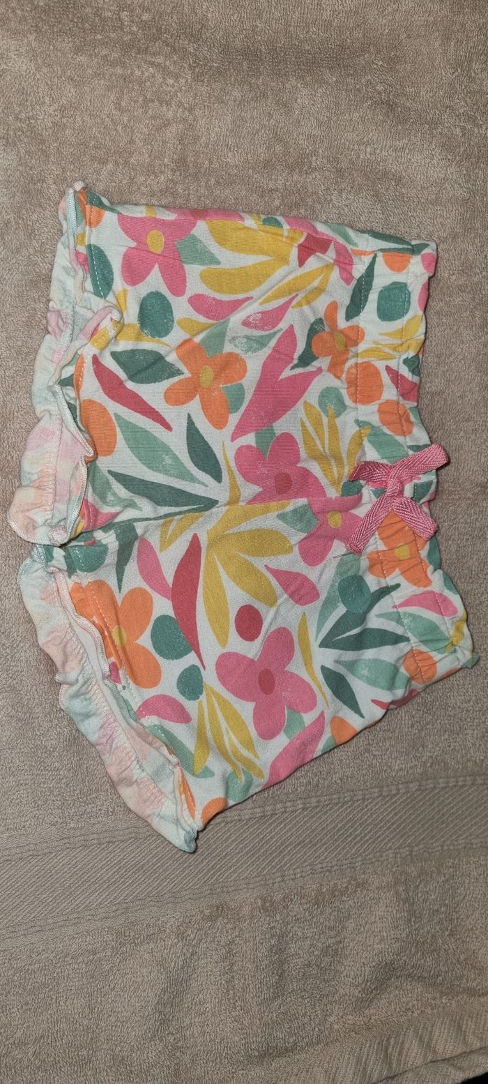 Short fille