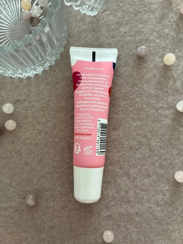 Baume à lèvres nacré cerise de Trew - photo numéro 3