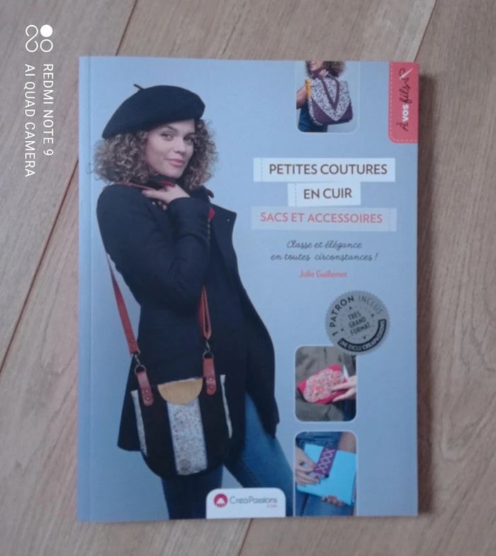 Livre Petites coutures en cuir sacs et accessoires