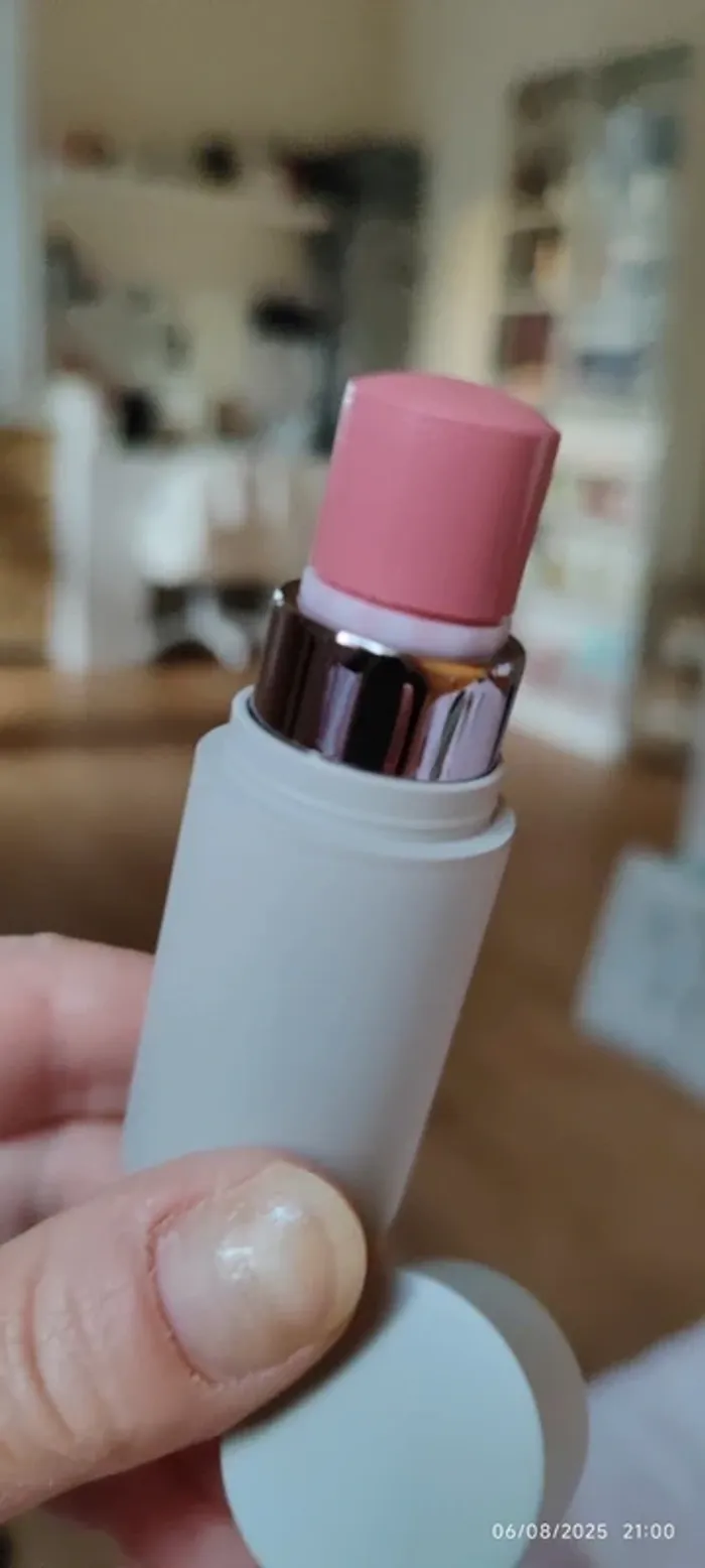 Westman Atelier Petite Baby Cheeks Blush Stick shade Petal 2,5gr - photo numéro 6