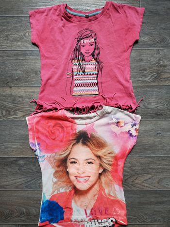 Lot de 2 t-shirts taille 6 ans état satisfaisant