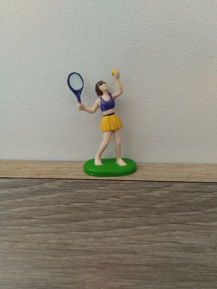 Figurine joueuse de tennis vintage