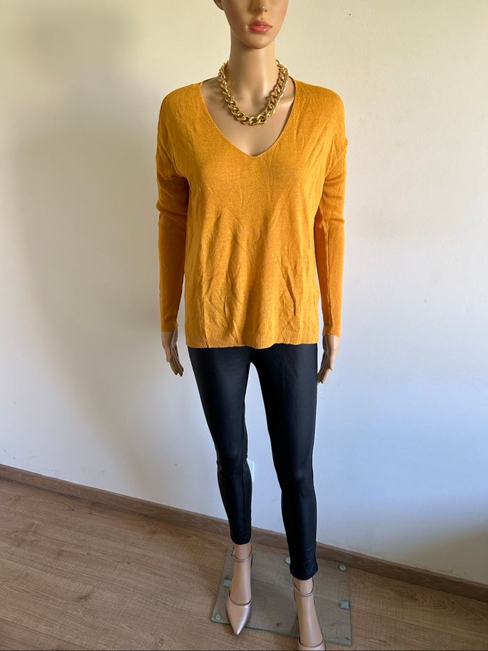 Pull jaune moutarde à manches longues Caroll taille XS TBE - photo numéro 3