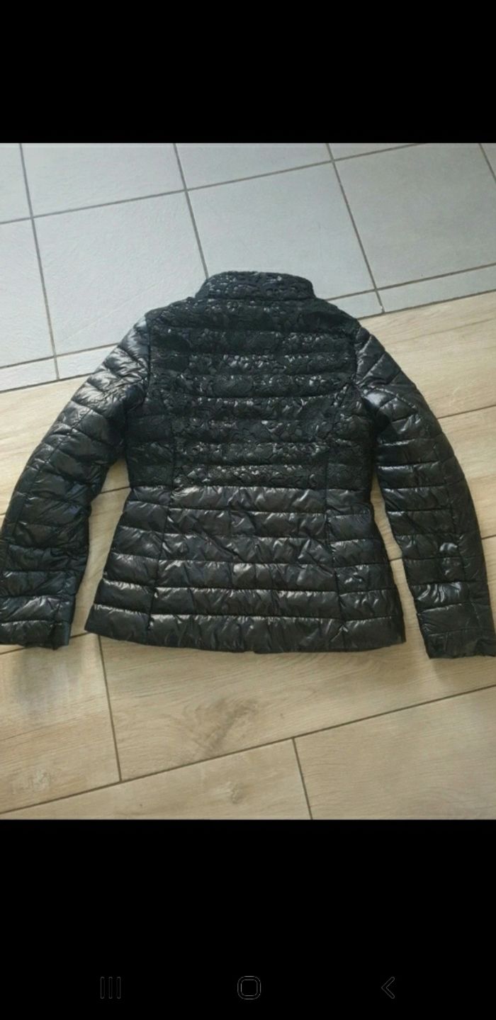 Doudoune noire dentelle Neuve étiquette 36 S - photo numéro 4
