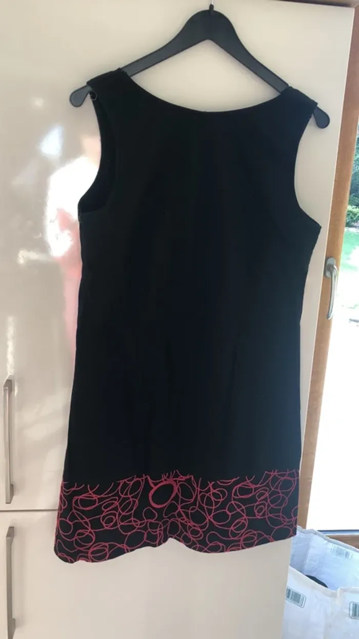 Robe rouge et noire - photo numéro 4