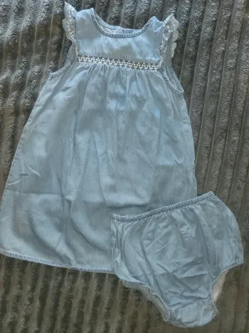 Robe en jeans et culotte