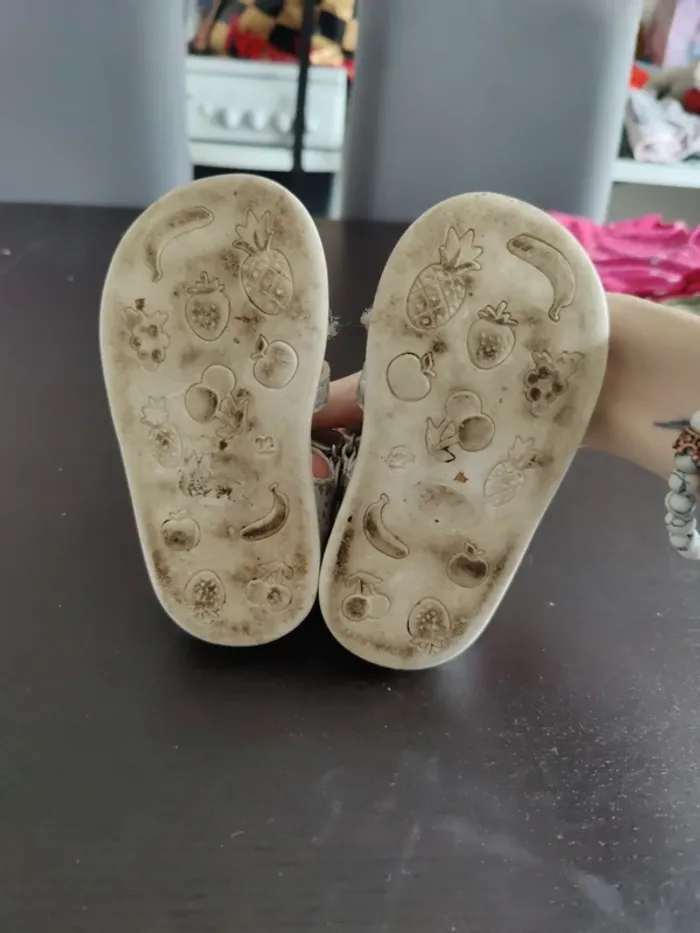 Chaussures taille 22 - photo numéro 4