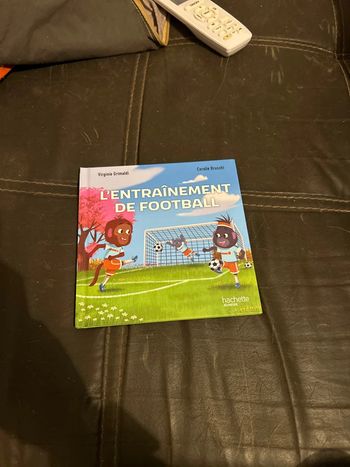L’entraînement de football Livre Hachette