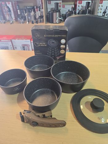 Ensemble de Casseroles à Sauce