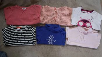 Lot pull/Gilet/ t-shirts fille 4-5ans