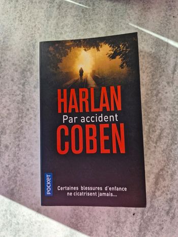 Livre de poche. Par accident .  harlan coben