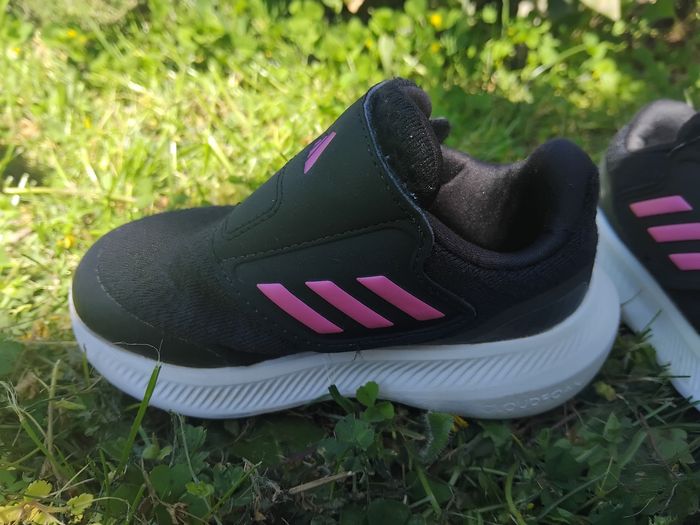Très jolies basket Adidas noir et rose taille 23 - photo numéro 6