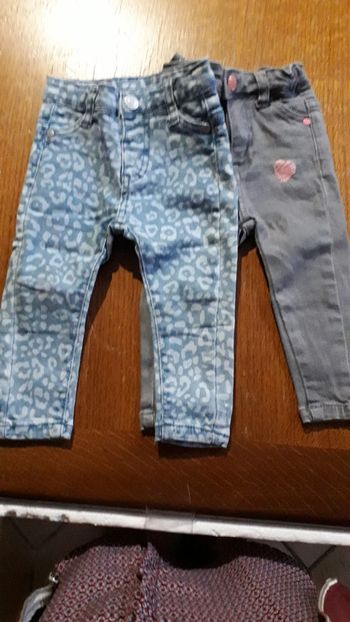 Lot de 2 jeans fille 12 mois