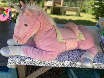 Grosse peluche licorne