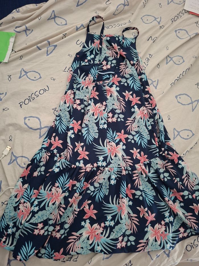 Magnifique robe 8 ans été fleurs écrit 10 ans - photo numéro 4