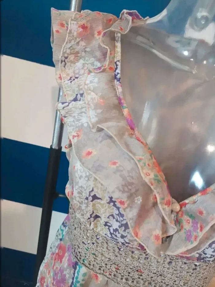 Jolie blouse sans manche neuve Collection Limitée femme taille 42 - photo numéro 2