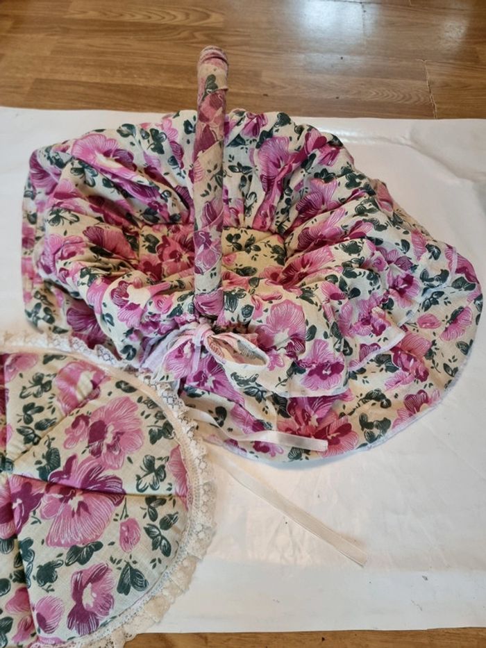 Panier en osier vintage fait main avec son couvercle matelassé - photo numéro 7