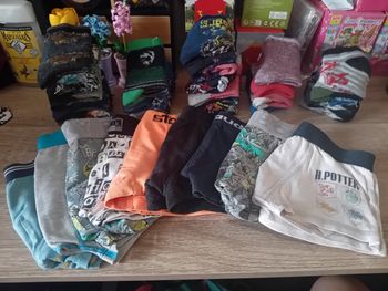 Gros lot de chaussette + caleçons garçon