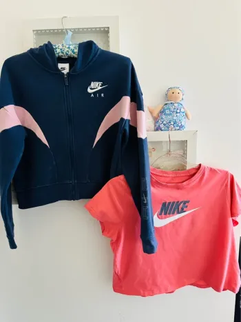 Sweat et teeshirt Nike