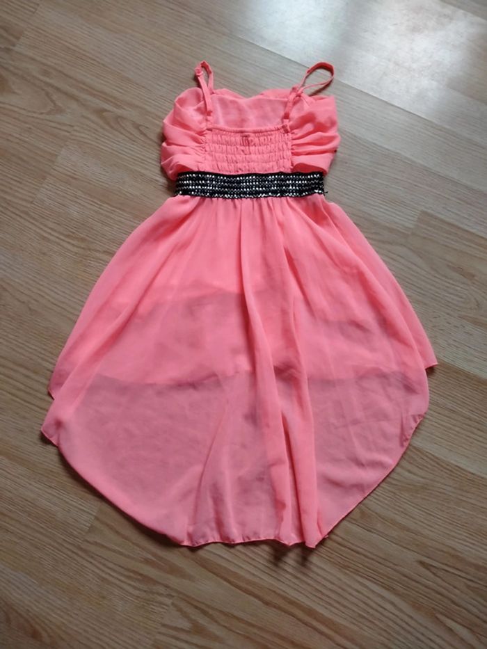 Magnifique robe de soirée. Bretelles .Fille.
Taille 4 ans - photo numéro 9