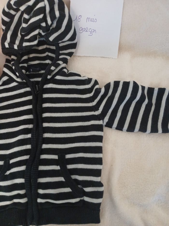 Gilet bébé garçon 18 mois tres bon état - photo numéro 2
