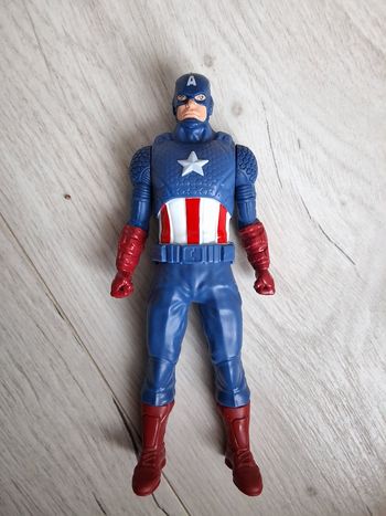 Figurine Captain America Marvel Avvengers 15 cm comme neuve