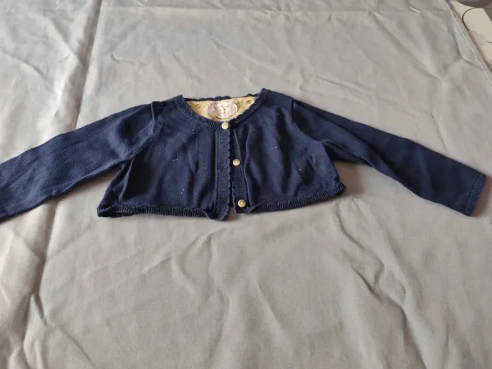 Lot gilets fins 23/24 mois - photo numéro 5