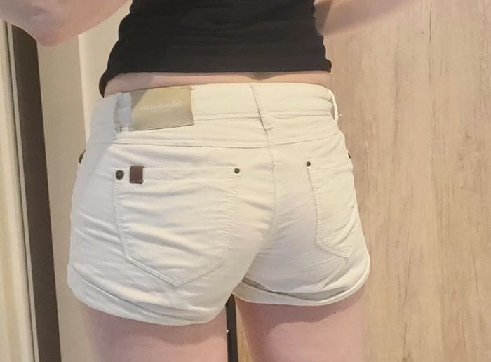 Short blanc strié court 100% Coton de marque Stradivarius - photo numéro 5