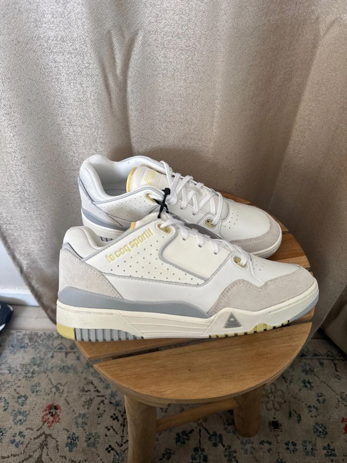 Baskets Le Coq Sportif blanches & jaune pastel – Taille 38 neuves - photo numéro 2