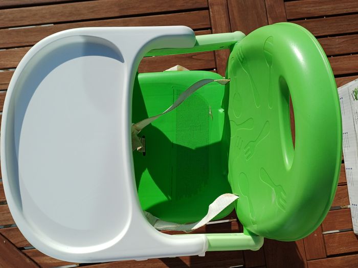 Rehausseur de chaise Chicco 6 mois (réf perso rehausseur)(familleac72) - photo numéro 3
