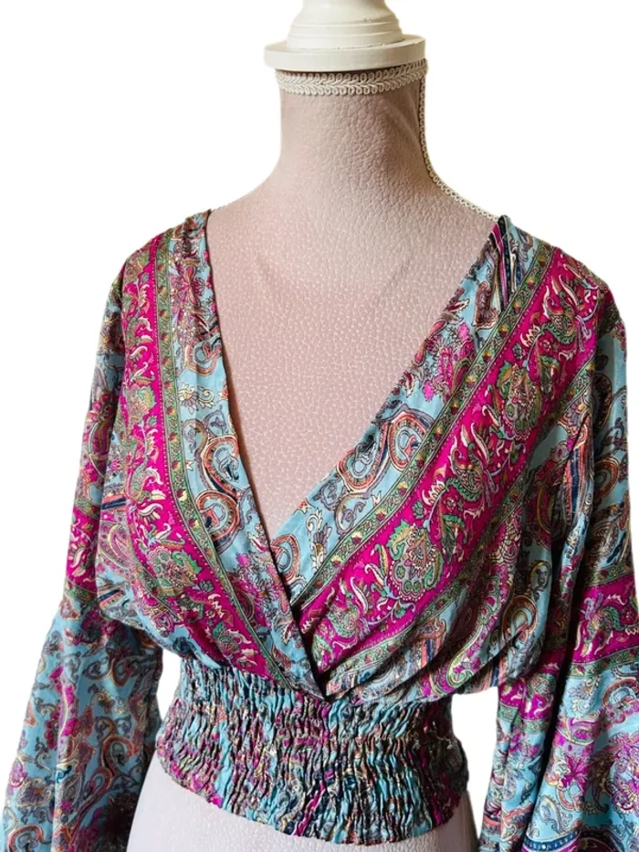 🩵🌸Blouse courte en soie bohème S/M Fairy hippie chic made in India paisley silk blouse🌸🩵 - photo numéro 11