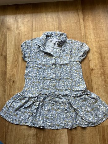 Jolie robe à fleurs fille 4-5 ans