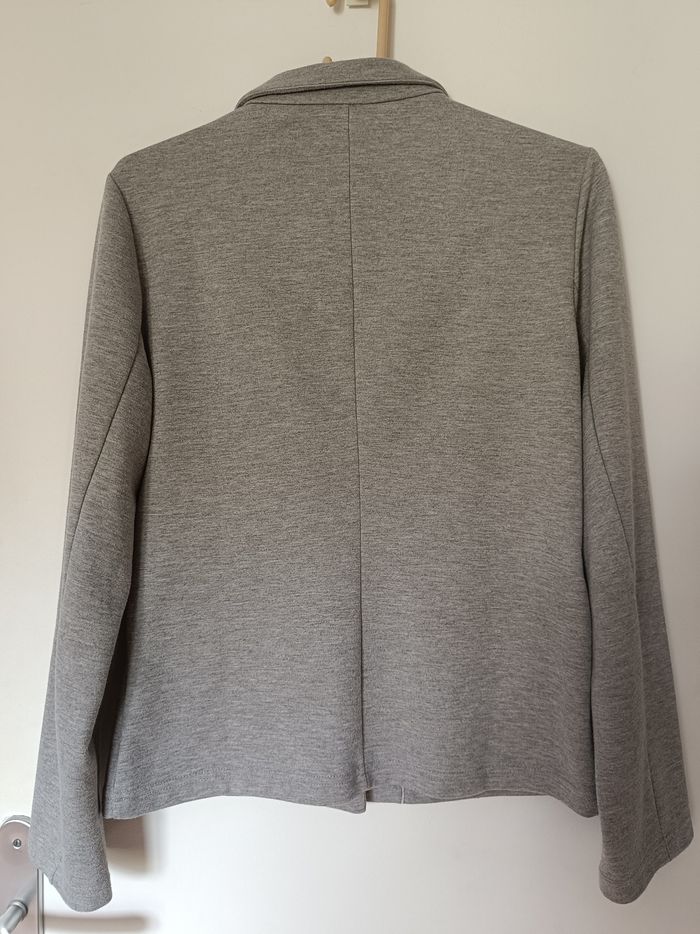 Veste grise - photo numéro 3