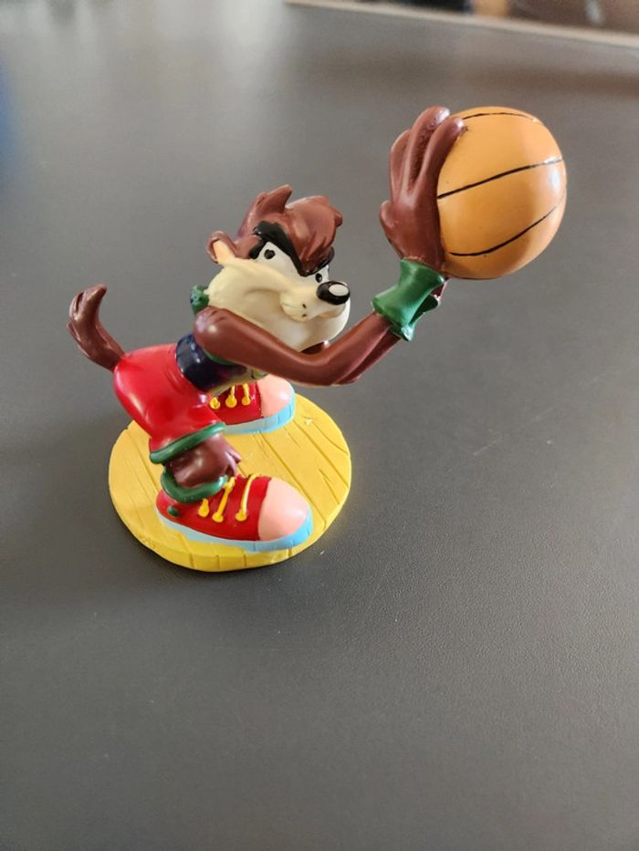Figurine taz