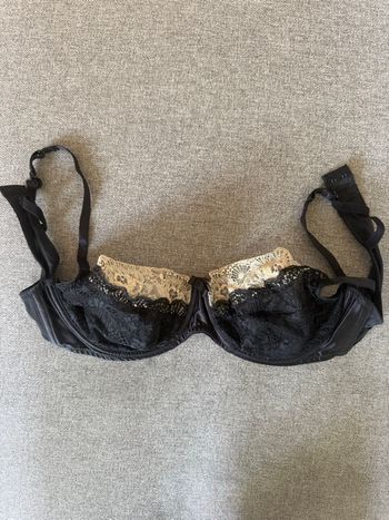 Soutien-gorge Hunkemoller dentelle noir et blanc cassé taille 100C
