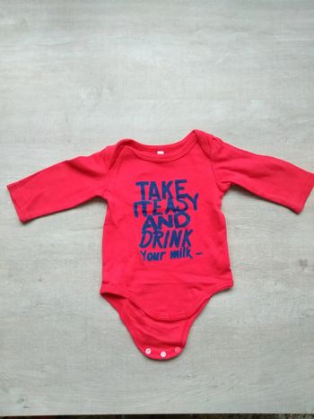 Body, taille 6 mois , neuf