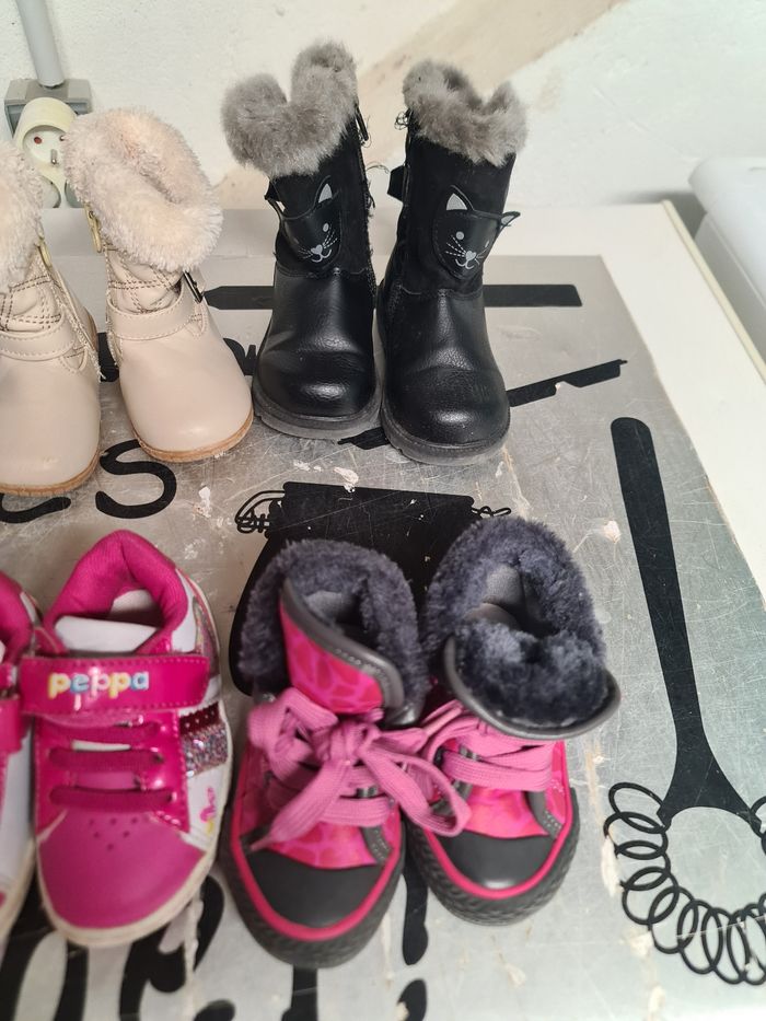 Lot de chaussures fille très bon état et bon état du 20 au 24 - photo numéro 5