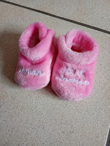 Chaussons bébé neufs