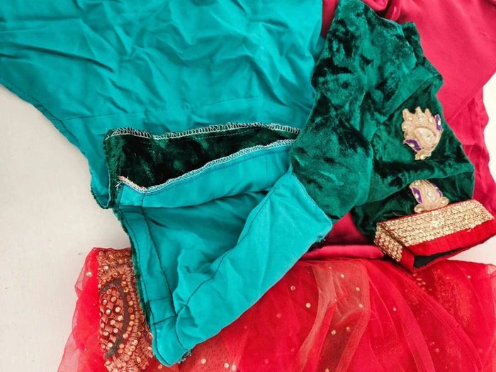 Véritable magnifique sari île Maurice brodé fait à la main rouge et vert velour robe indienne - photo numéro 15