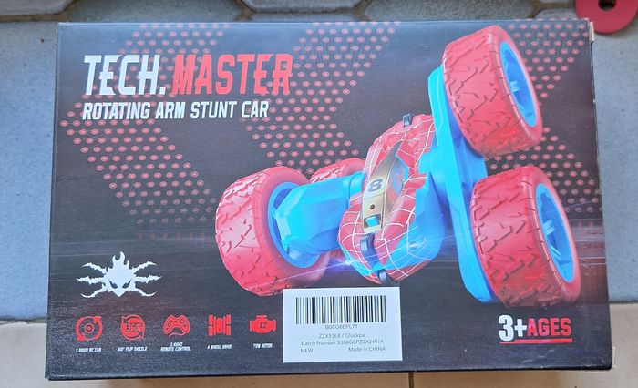 Voiture spiderman télécommandé - photo numéro 2