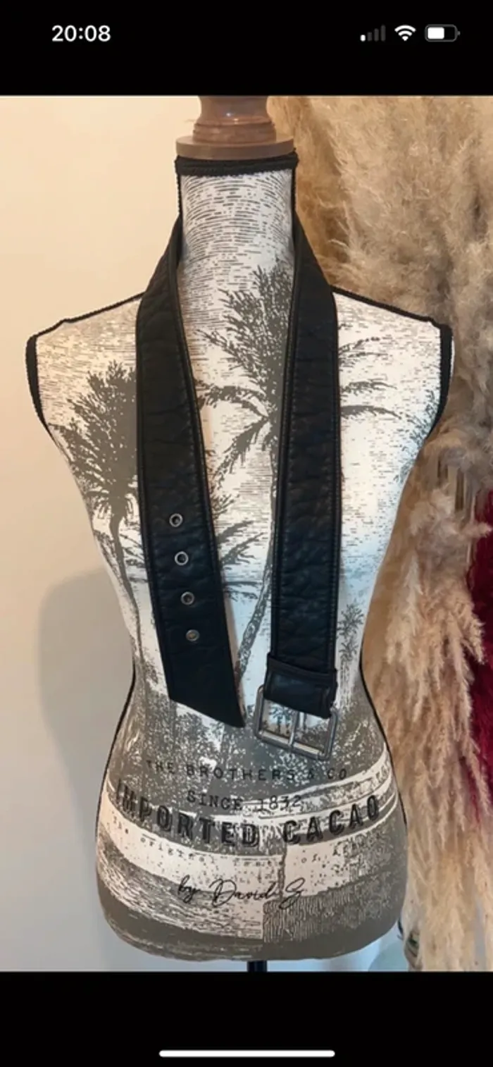 Ceinture noir en simili cuir