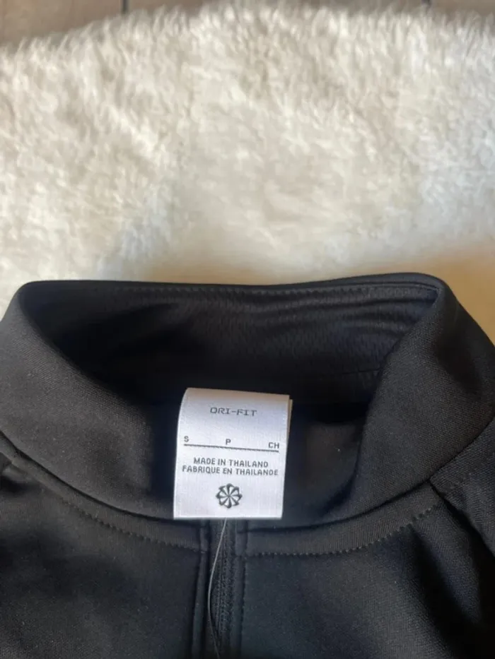 Pull Nike sport - photo numéro 3