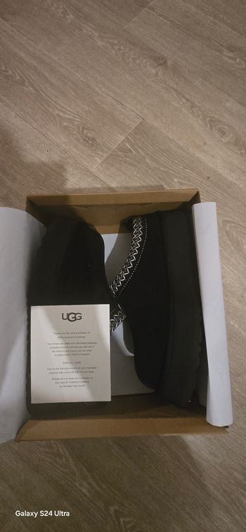 UGG Tazz Noir Taille 39