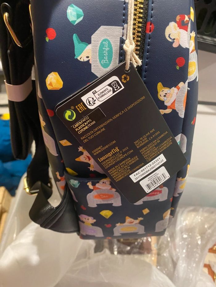 Sac a dos blanche neige et els 7 nains - photo numéro 5