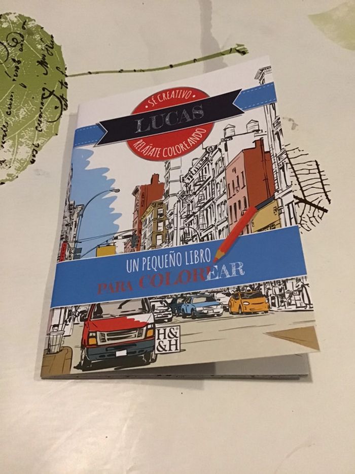 Petit livre 32 coloriages Lucas