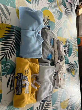 Lot pyjamas + bodies