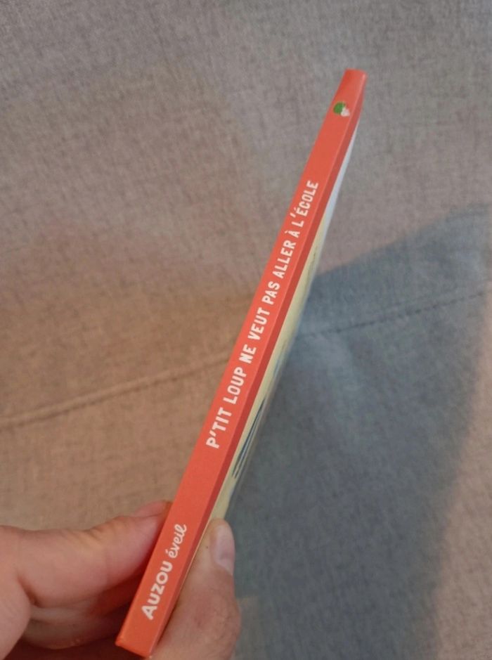 Livre p'tit loup ne veut pas aller à l'école - photo numéro 2