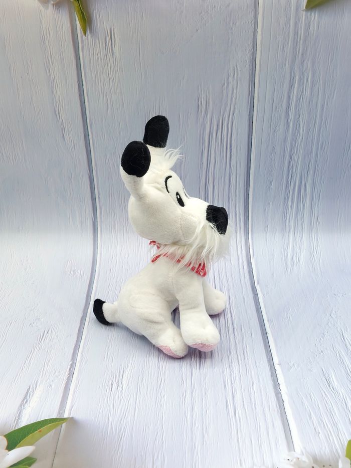 Peluche doudou chien Idéfix bandana rouge pois 20 cm 2019 éditions Albert René - photo numéro 4